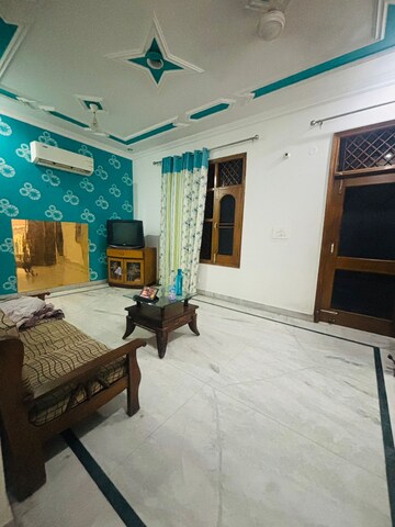 Bedroom in 3 BHK Builder Floor at Sector 21 – for Rent