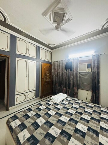 Bedroom in 3 BHK Builder Floor at Sector 21 – for Rent