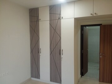 Room in 2 BHK Apartment at K Raheja Ascencio, Chandivali – for Rent