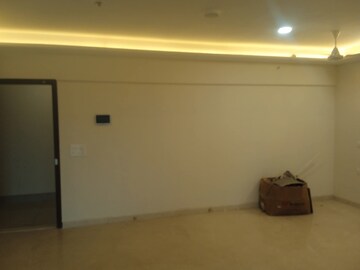 Room in 2 BHK Apartment at K Raheja Ascencio, Chandivali – for Rent