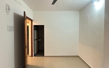 2 BHK Apartment For Rent in New Saraswati CHS, Kandivali East