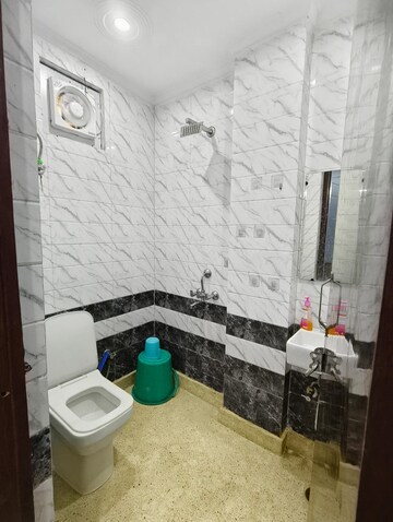 Attached Bathroom in 1 BHK Builder Floor at Saket – for Rent