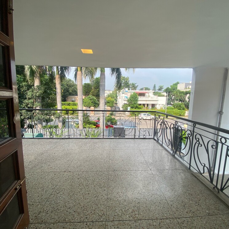 Balcony, sector 8 3 Bedroom 4500 Sq.Ft. Apartment In Sector 8 Chandigarh 9161241