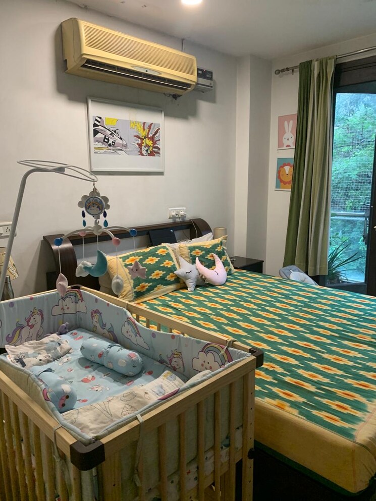 Bedroom, east of kailash 3 Bedroom 125 Sq.Yd. Builder Floor In East Of Kailash Delhi 9161328