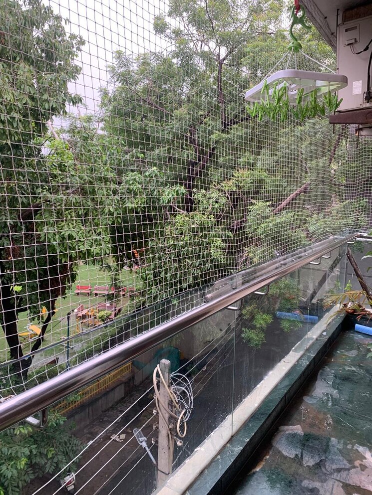 Balcony, east of kailash 3 Bedroom 125 Sq.Yd. Builder Floor In East Of Kailash Delhi 9161328