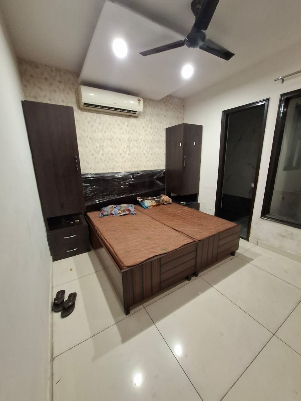 3 BHK Builder Floor For Rent in Sigma City