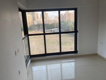 Room in 2 BHK Apartment at Kalpataru Woods Ville, Powai – for Sale