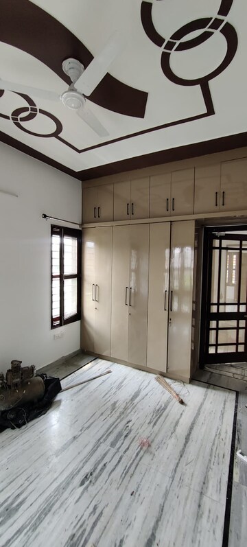 Room in 3 BHK Independent House at Gms Road – for Rent