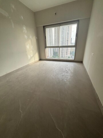 Room in 3 BHK Apartment at Maverick Nami Apartment, Mulund West – for Sale