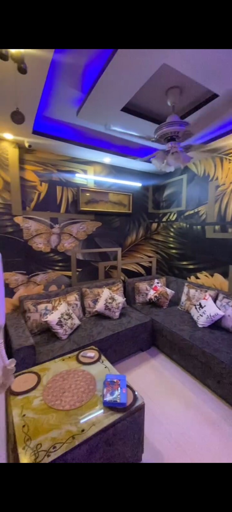 Living Room, dwarka mor 2 Bedroom 80 Sq.Yd. Builder Floor In Dwarka Mor Delhi 9161344