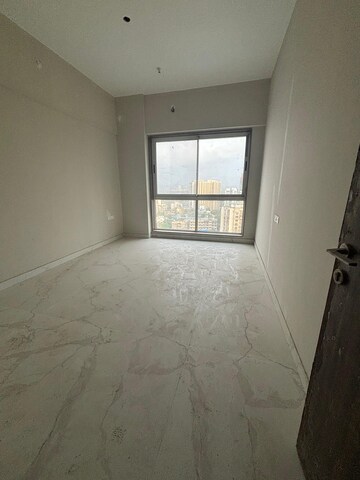 Room in 3 BHK Apartment at Maverick Nami Apartment, Mulund West – for Sale