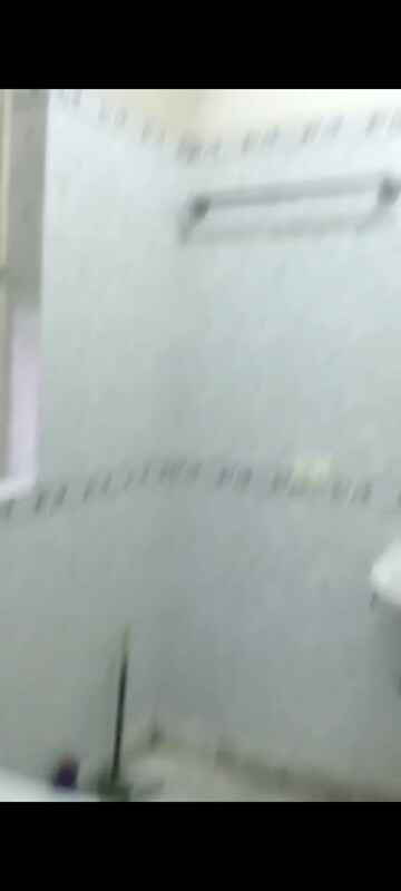 Room in 2 BHK Builder Floor at Green Park – for Rent