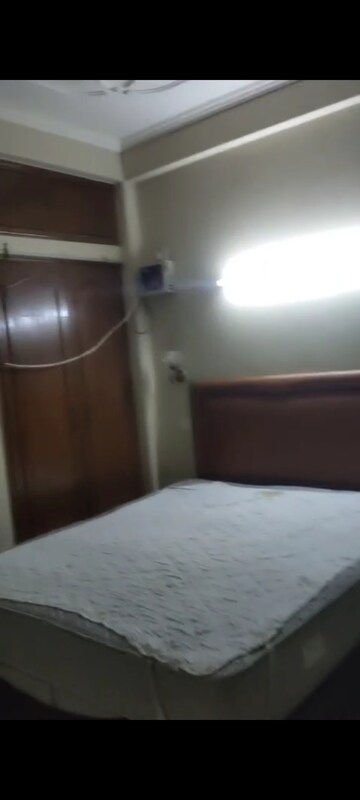 Furnished Amenities in 2 BHK Builder Floor at Green Park – for Rent