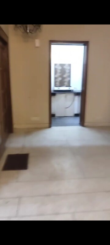Room in 2 BHK Builder Floor at Green Park – for Rent