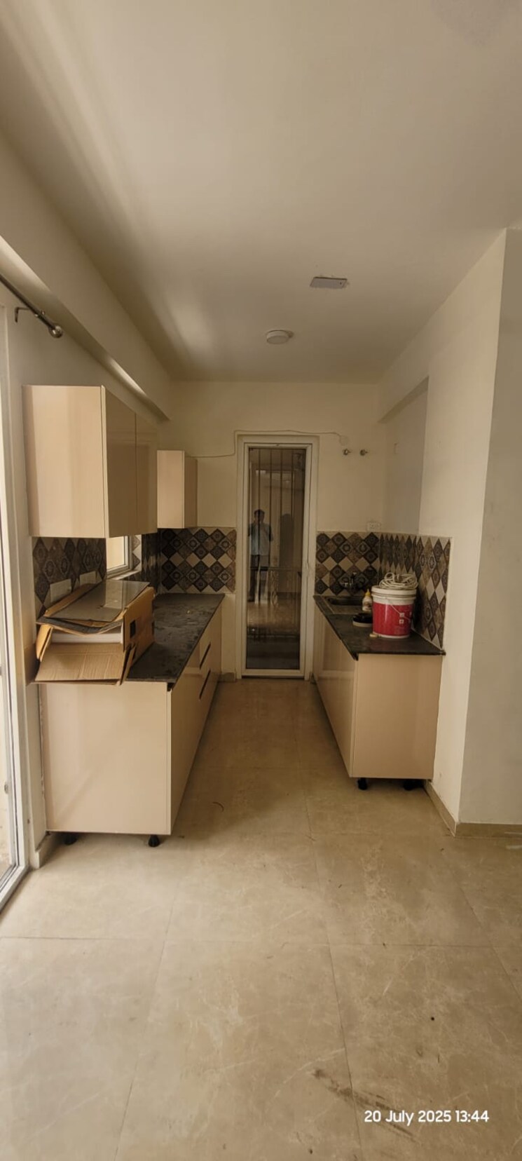 Living Room, signature-global-park-4-and-5 3 Bedroom 1006 Sq.Ft. Apartment In Sohna Sector 36 Gurgaon 9161388