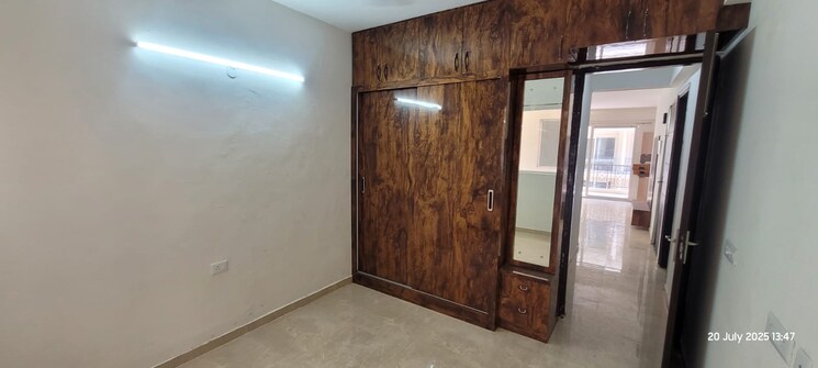 Room, signature-global-park-4-and-5 3 Bedroom 1006 Sq.Ft. Apartment In Sohna Sector 36 Gurgaon 9161388