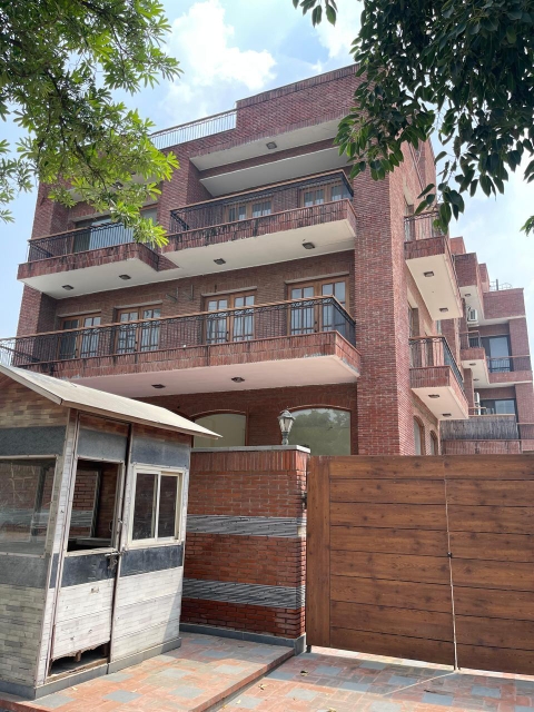 6+ BHK + Extra Room Independent House For Sale in RWA Apartments Sector 72