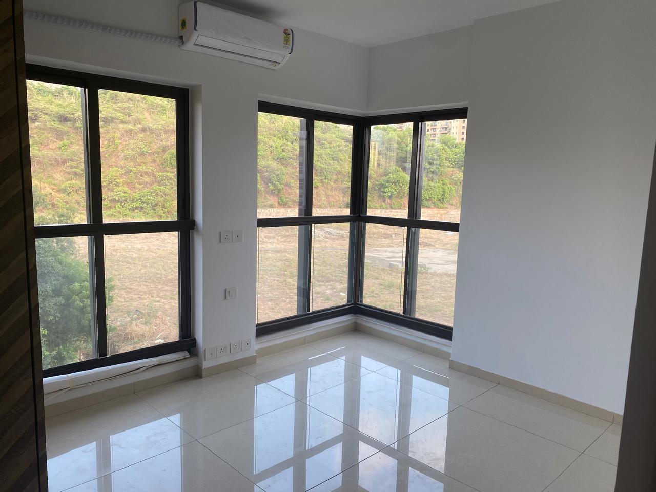 2 BHK + Servant Room Apartment For Rent in Kalpataru Woods Ville