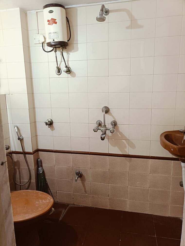 Bathroom, raj-sundaram 2 Bedroom 779 Sq.Ft. Apartment In Dahisar East Mumbai 9161414