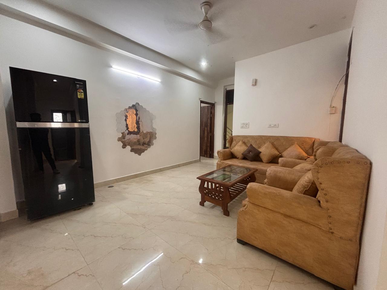 2 BHK Builder Floor For Rent in Saket