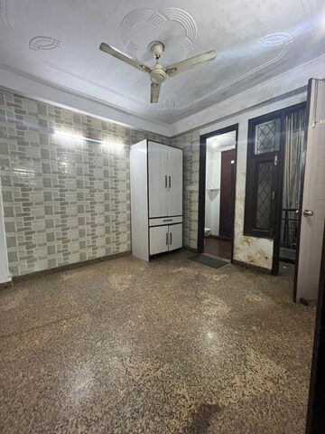 Room in 1 BHK Builder Floor at Saket – for Rent