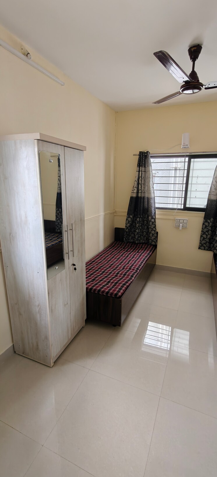 undefined, gokhalenagar 1 RK 450 Sq.Ft. Independent House In Gokhalenagar Pune 9161450