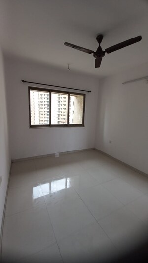 1 BHK Apartment For Sale in Rutu Enclave, Kasarvadavali