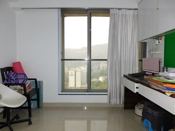 Room in 3 BHK Apartment at Sheth Montana, Mulund West – for Sale