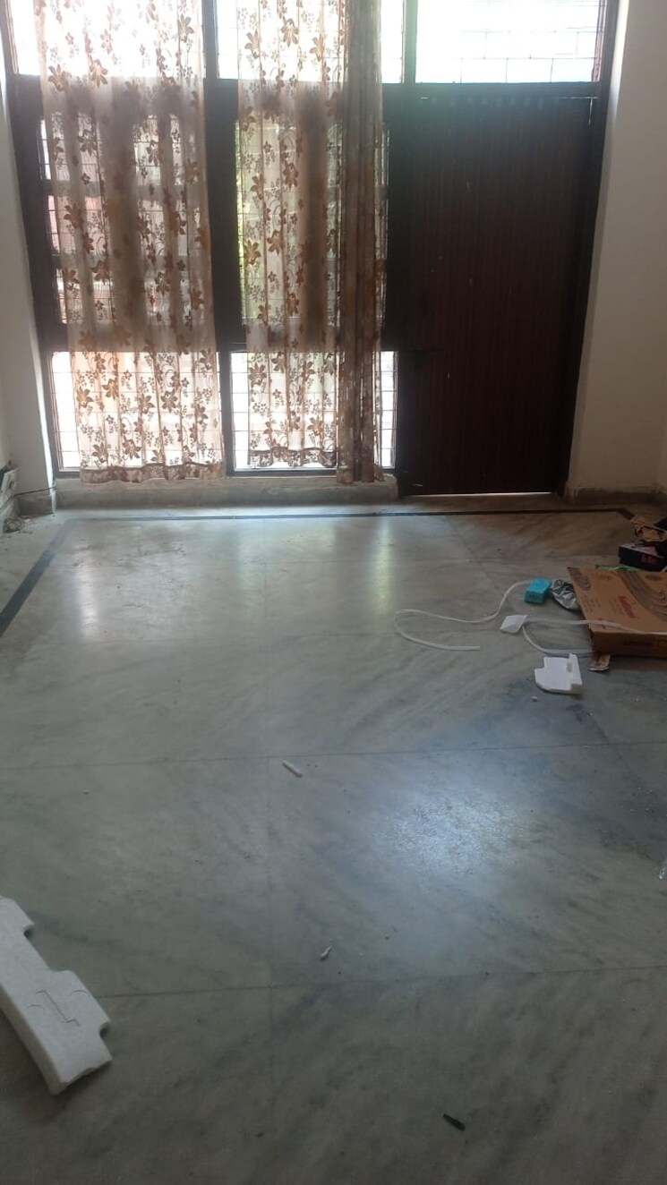 Room, sector 36 3 Bedroom 1900 Sq.Ft. Independent House In Sector 36 Noida 9161482