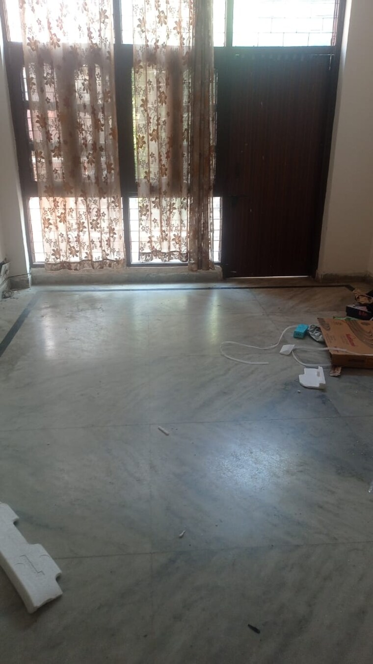 Room, sector 36 3 Bedroom 1900 Sq.Ft. Independent House In Sector 36 Noida 9161482