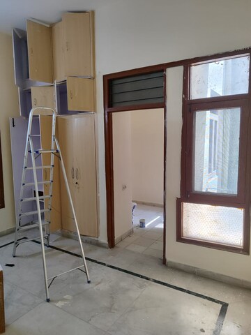 Room in 3 BHK Independent House at Sector 36 – for Rent