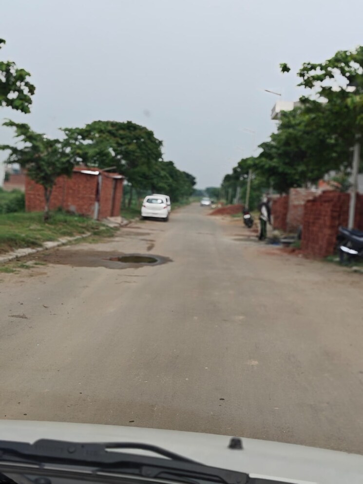  Parking, altus-prime  157 Sq.Yd. Plot In North Mullanpur Chandigarh 9161274