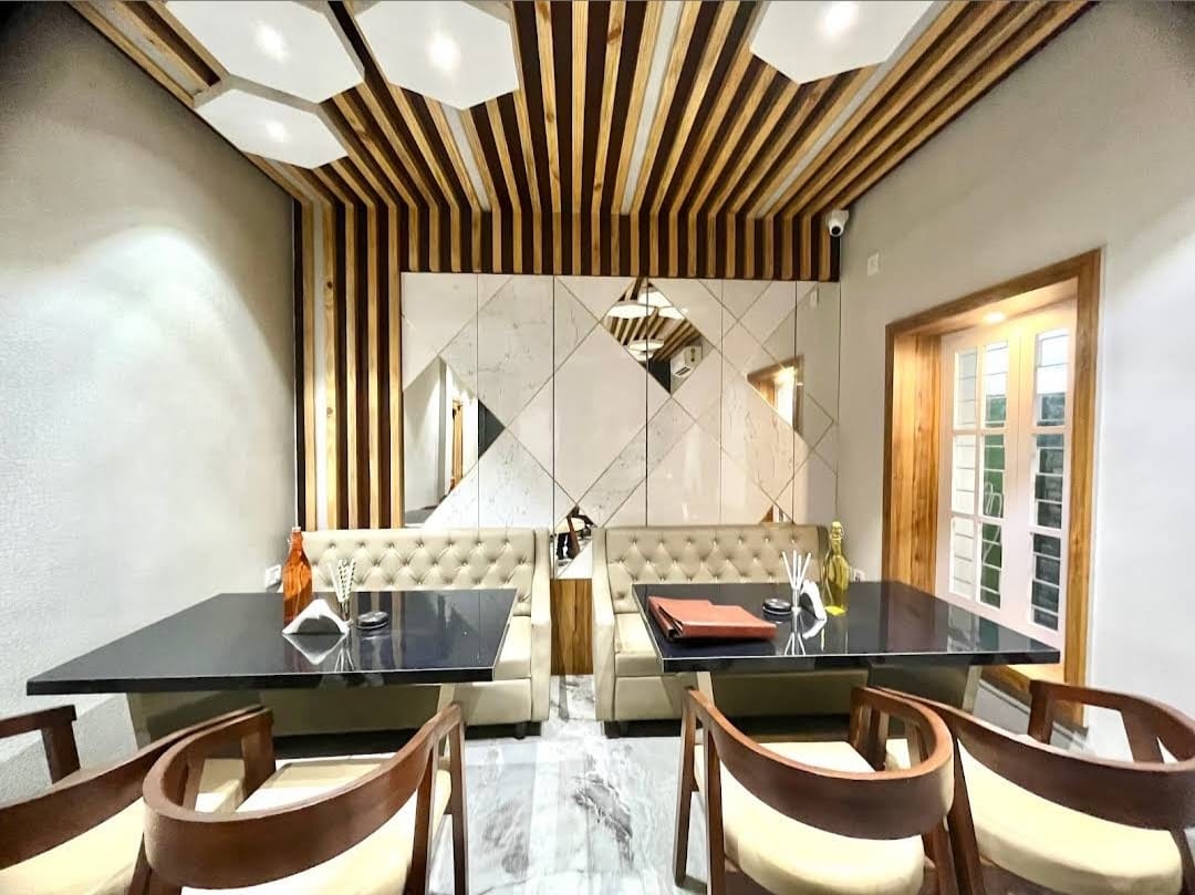 Showroom For Rent in Purna Das Road