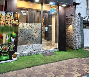 Parking in  Showroom at Purna Das Road – for Rent