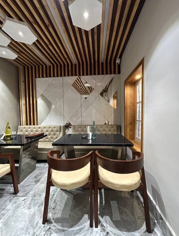 Team Area in  Showroom at Purna Das Road – for Rent