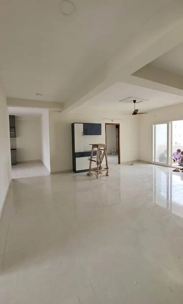 Room in 3 BHK Apartment at Rajapushpa Provincia, Narsingi – for Rent