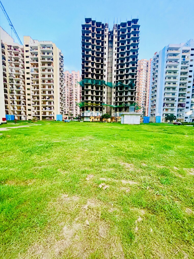 Exterior View, amrapali-dream-valley 2 Bedroom 805 Sq.Ft. Apartment In Tech Zone 4 Greater Noida Greater Noida 9161593