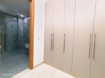 Room in 4 BHK Builder Floor at Vasant Kunj – for Rent