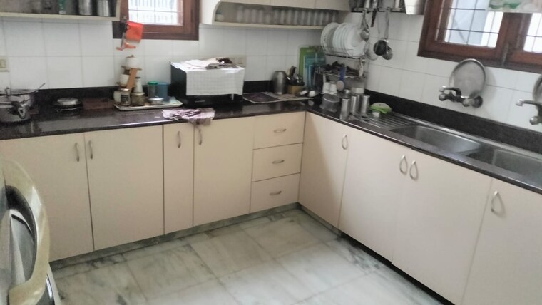 Kitchen, sector 30 5 Bedroom 167 Sq.Mt. Villa In Sector 30 Noida 9161641