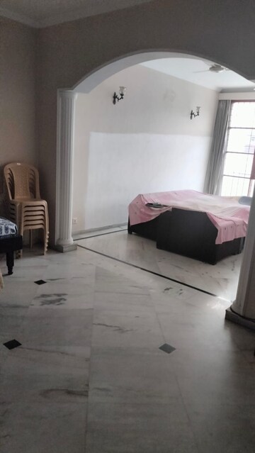 Living Room in 5 BHK Villa at Sector 30 – for Sale