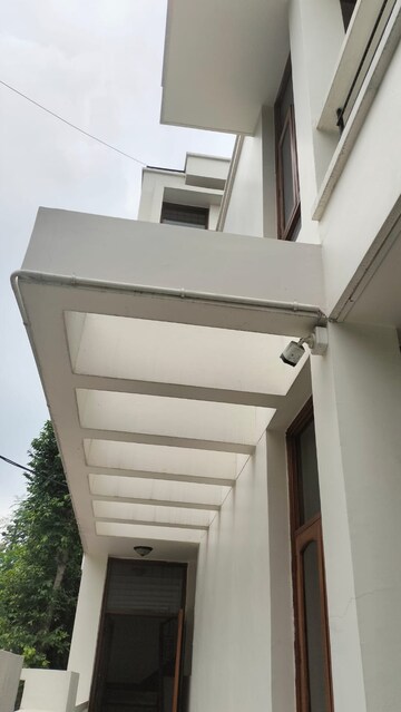 Staircase in 5 BHK Villa at Sector 30 – for Sale