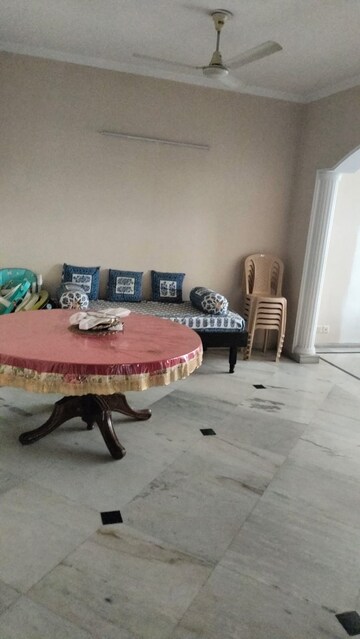 Parking in 5 BHK Villa at Sector 30 – for Sale