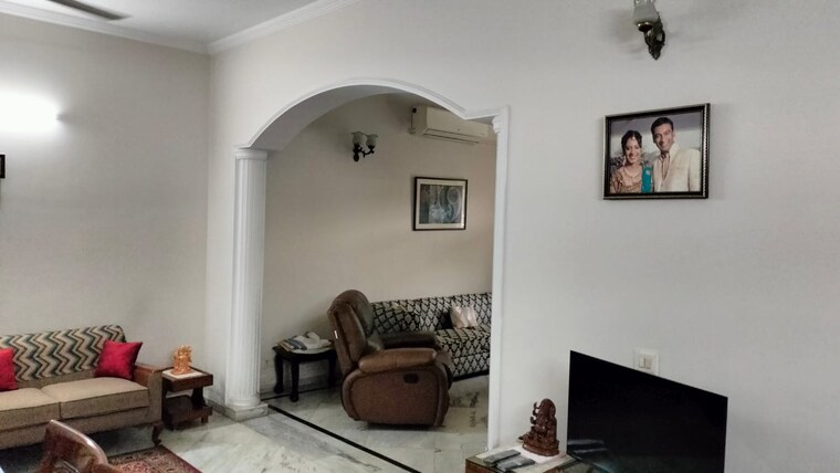 Living Room, sector 30 5 Bedroom 167 Sq.Mt. Villa In Sector 30 Noida 9161641