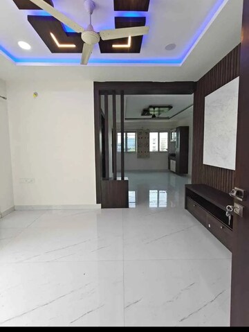 Room in 4 BHK Apartment at Prestige Beverly Hills, Kokapet – for Rent