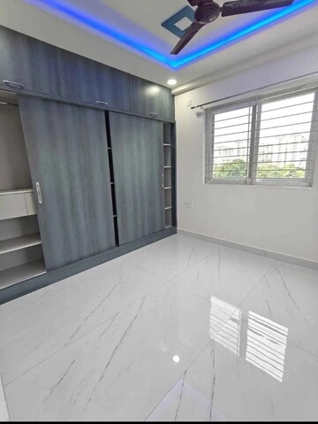 Room in 4 BHK Apartment at Prestige Beverly Hills, Kokapet – for Rent