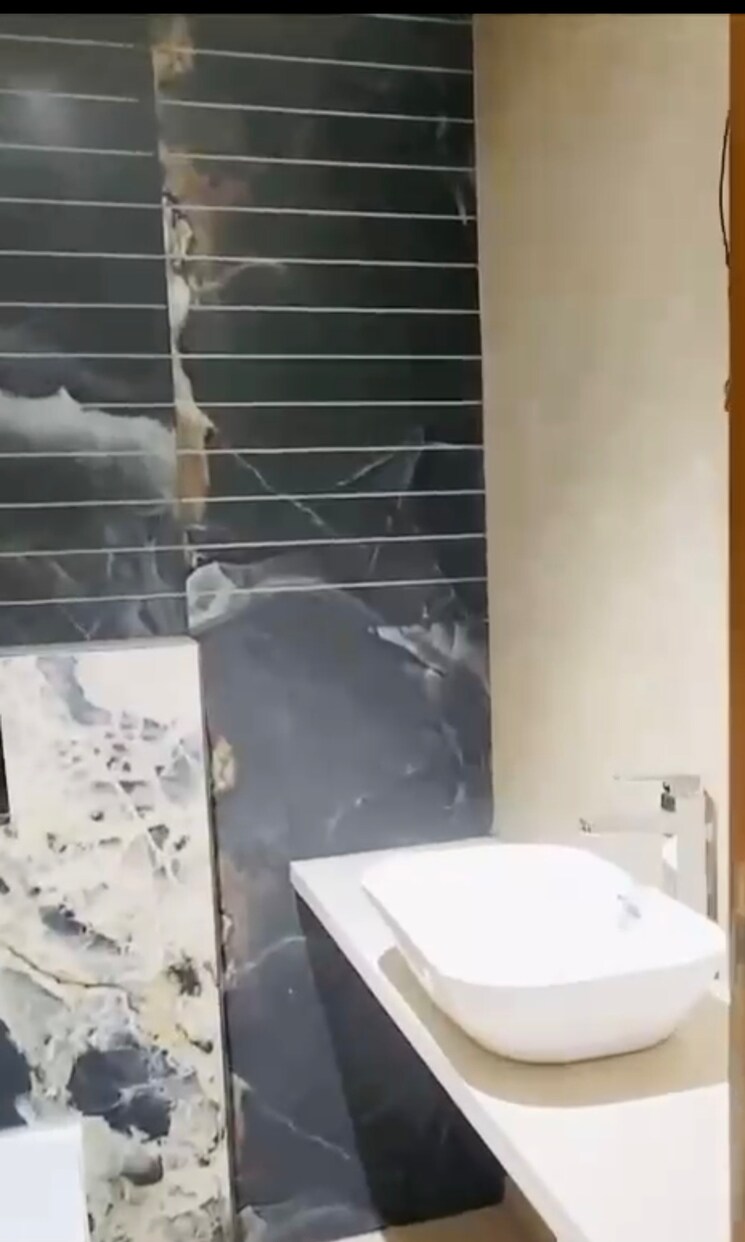 Bathroom, santacruz west 2 Bedroom 716 Sq.Ft. Apartment In Santacruz West Mumbai 9161654