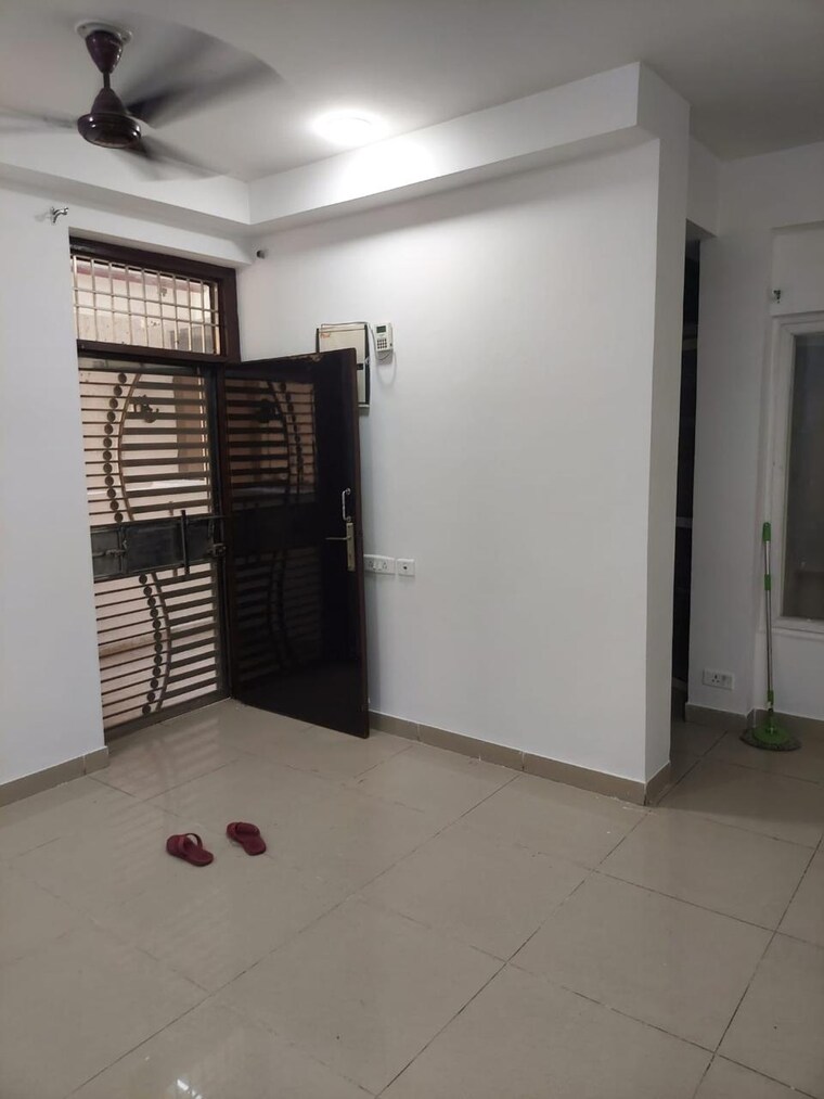 Room, nirala-estate-ii 3 Bedroom 1225 Sq.Ft. Apartment In Tech Zone 4 Greater Noida Greater Noida 9161700