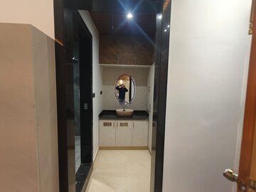 Bathroom in 5 BHK Villa at Reliaable Lake Vista, Hsr Layout – for Sale