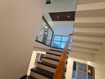 Staircase in 5 BHK Villa at Reliaable Lake Vista, Hsr Layout – for Sale
