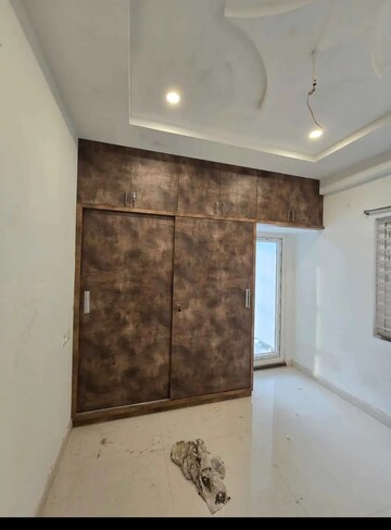Room in 3 BHK Apartment at Rajapushpa Provincia, Narsingi – for Rent